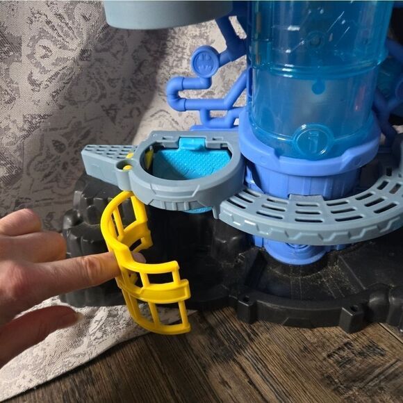 2 Imaginex Batman Playsets Bat Tech Bat Cave and Wayne Manor Bat Cave light up - Picture 15 of 16